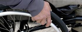 Menschen mit Mobilitätseinschränkungen Menschen mit Mobilitätseinschränkungen