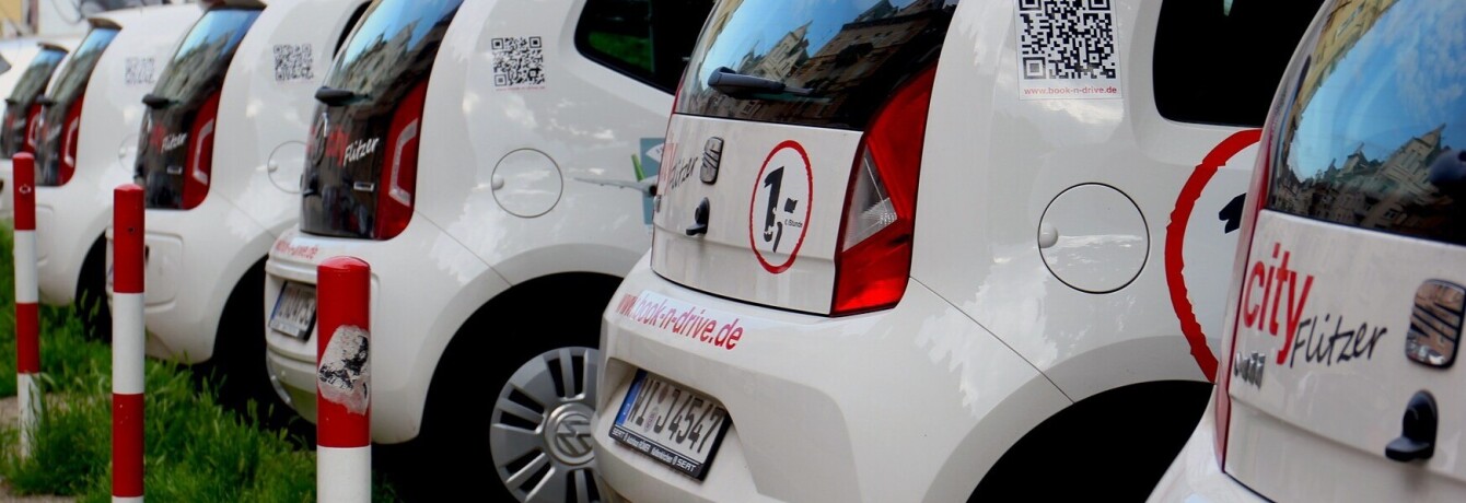 Fachgruppe | Vernetzte Mobilität: Möglichkeiten und Chancen eines Free-Floating Carsharing-Angebots im Rhein-Ruhr-Raum Fachgruppe | Vernetzte Mobilität: Möglichkeiten und Chancen eines Free-Floating Carsharing-Angebots im Rhein-Ruhr-Raum