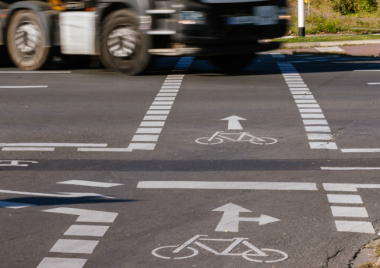 Difu | Keine Angst vorm Knotenpunkt - Kreuzungen sicher und fahrradfreundlich gestalten Difu | Keine Angst vorm Knotenpunkt - Kreuzungen sicher und fahrradfreundlich gestalten
