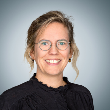 Dr. Inga Molenda Dr. Inga Molenda